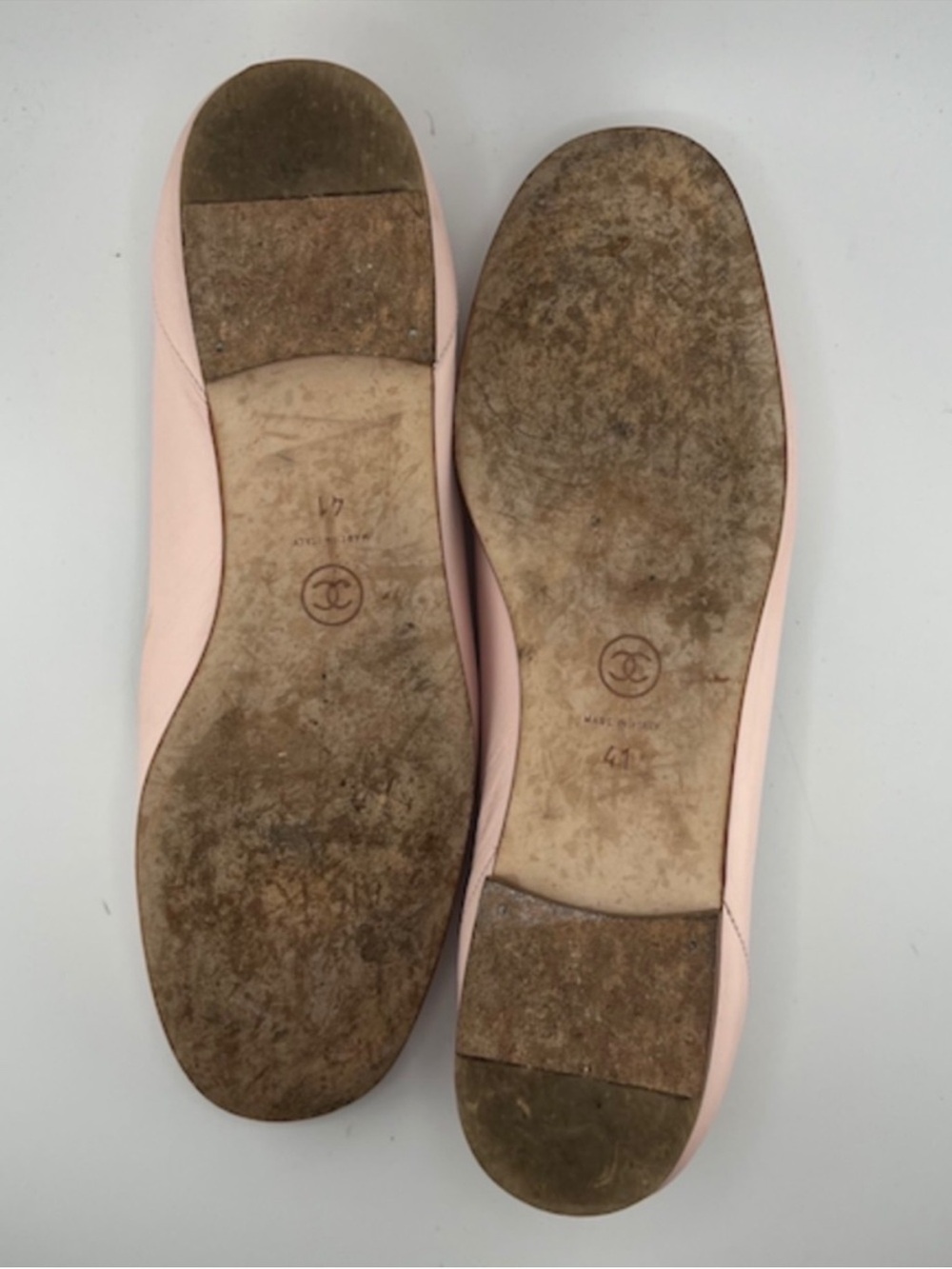 CHANEL Pale Pink Leather Loafers - Size 41 - Picture 5 of 7